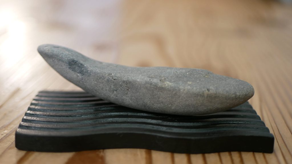 舟形石っぽい石