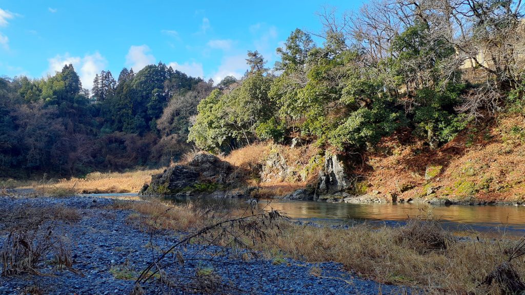 石神前駅そばの多摩川川原