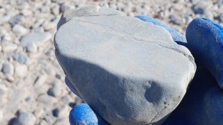 硬い石の探し方　金属的な音について