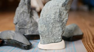 木粉粘土で台座を作る