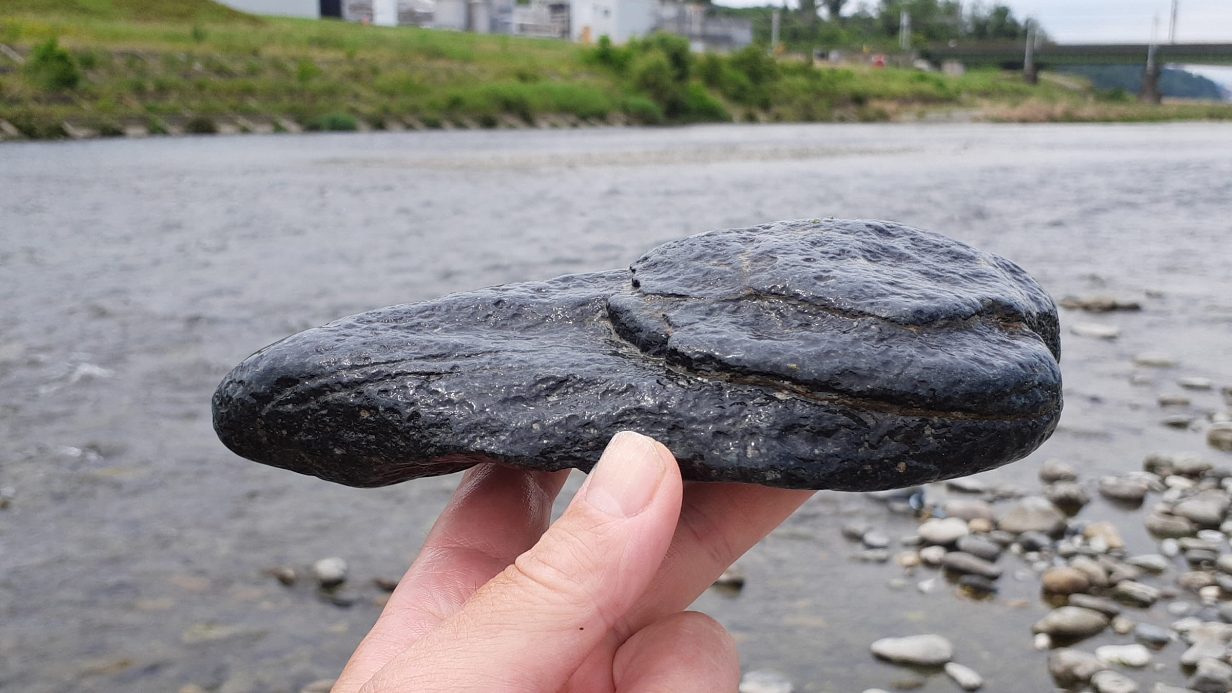 探石での「手飾り」について