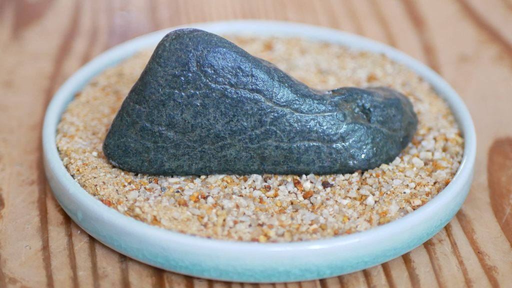 水を打った甲賀砂:うらがわ