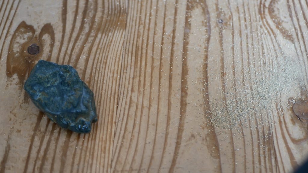 受け皿から落ちてしまいました。