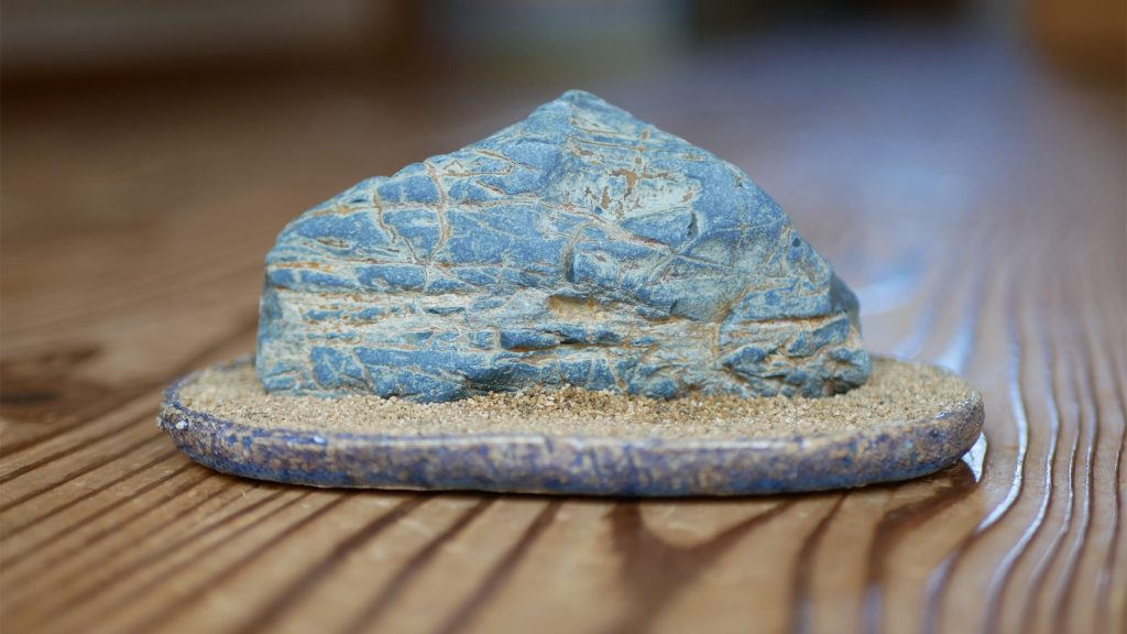 乾いた状態では脈の多さゆえにどこか枯れたような印象