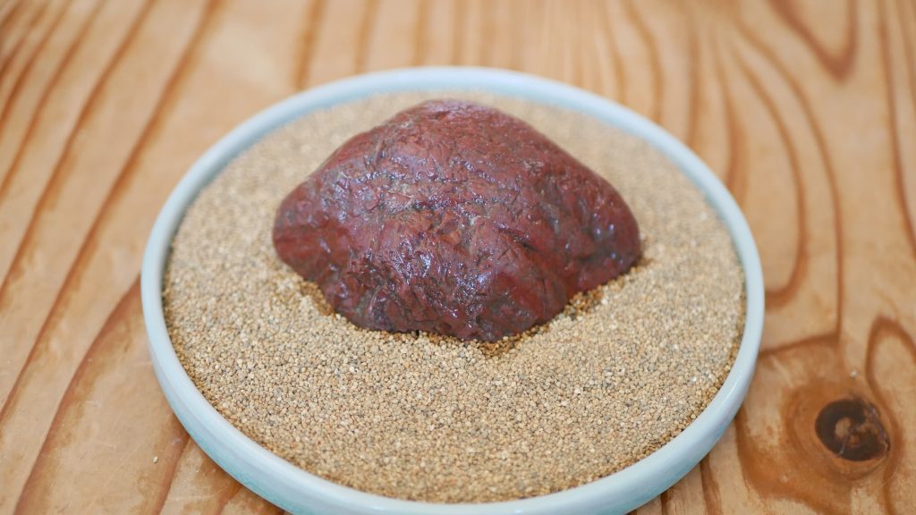 水石を奥に配置してかざる