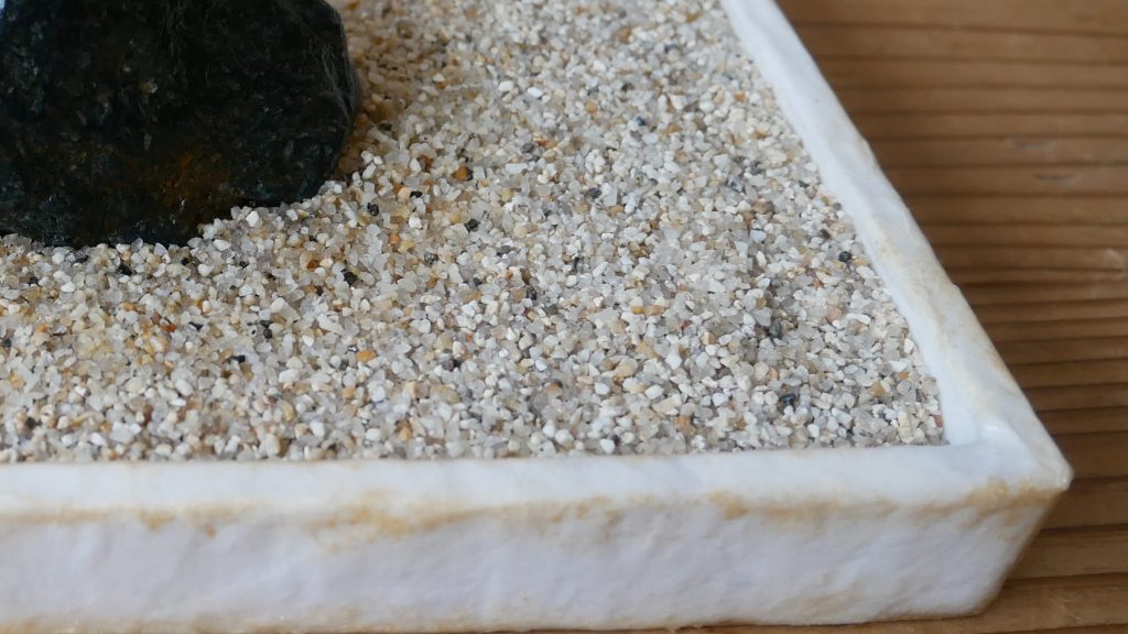 細かい粒の伊勢砂